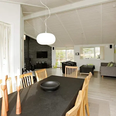 Modern Retreat With Sauna - By Traum *